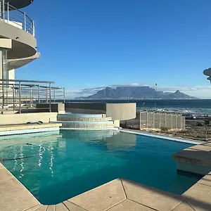 Oceansnest Guest house Bloubergstrand
